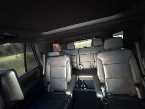 Used 2021 Chevrolet Tahoe High Country w/ Premium Package RWD image 18