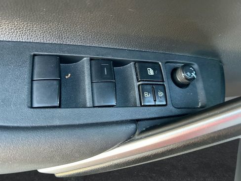 Used 2023 Toyota Corolla Cross L FWD image 12