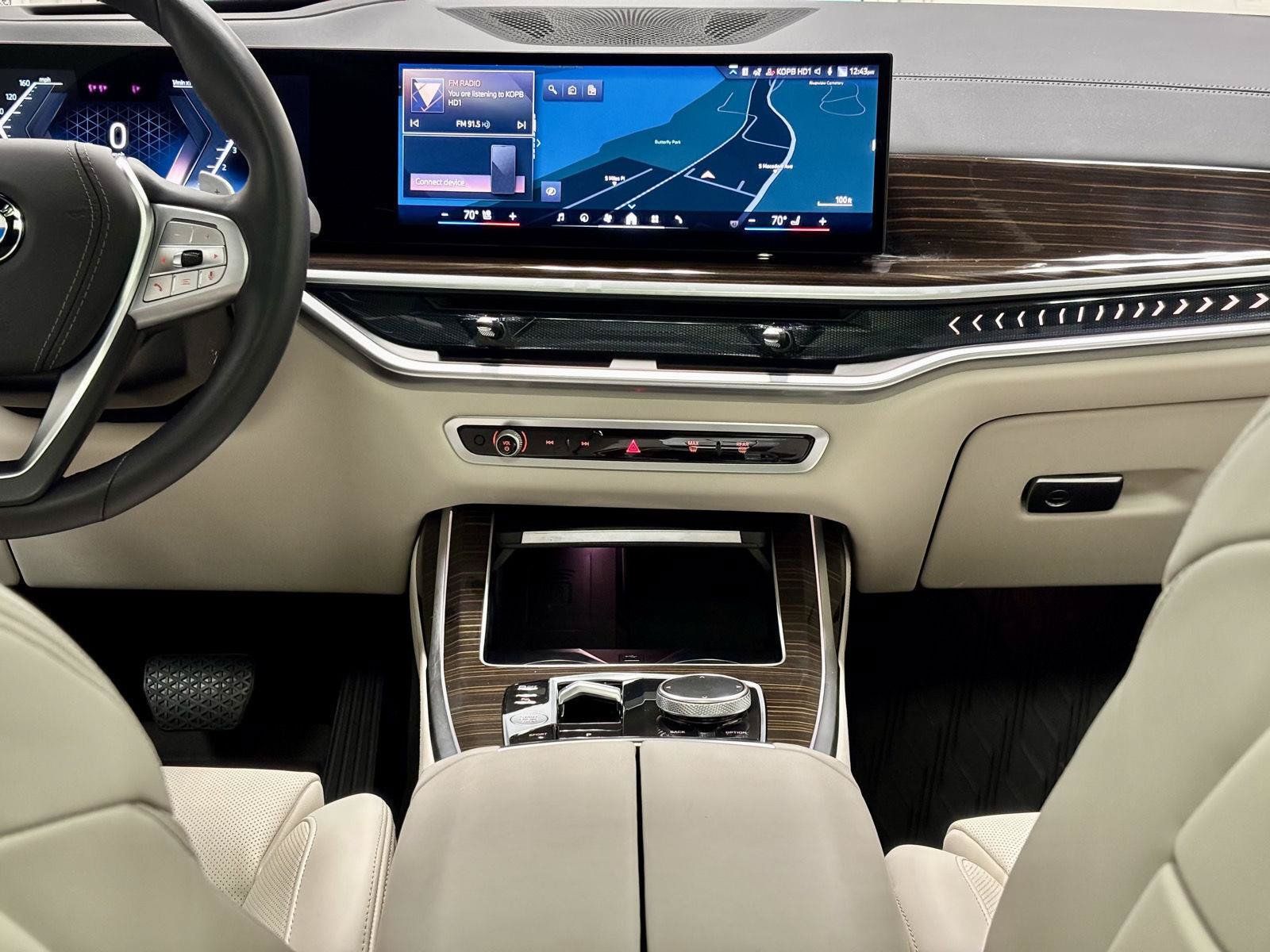 Used 2025 BMW X7 xDrive40i AWD/4WD image 34
