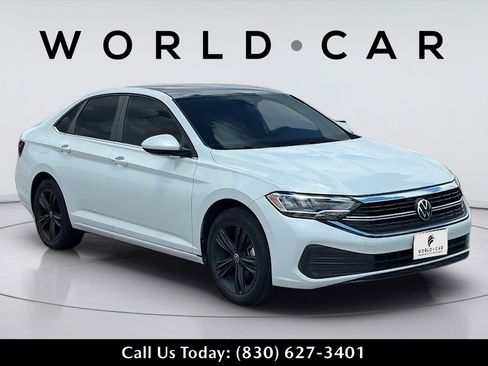 Used 2024 Volkswagen Jetta SE FWD image 1