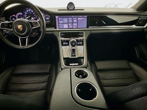 Used 2018 Porsche Panamera 4 image 11