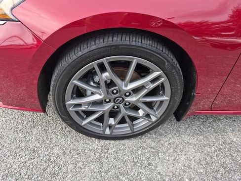 Used 2024 Nissan Altima 2.0 SR FWD image 11