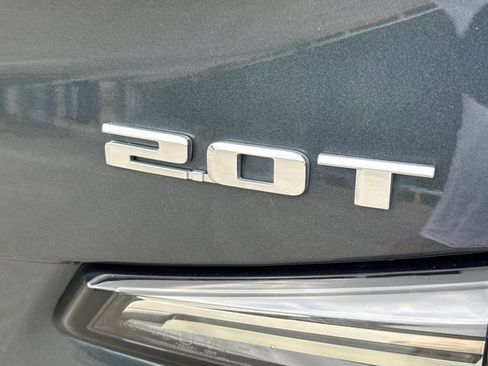 Used 2019 Cadillac XT4 Sport w/ Cold Weather Package FWD image 10