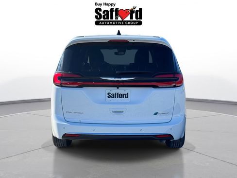 New 2026 Chrysler Pacifica Select image 6