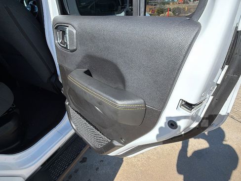 Used 2025 Jeep Wrangler Sahara 4xe image 20