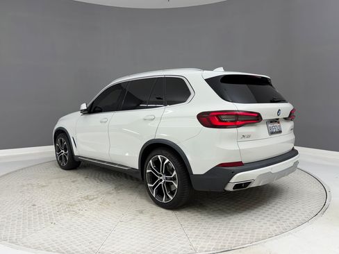 Used 2021 BMW X5 xDrive40i w/ Convenience Package AWD/4WD image 3