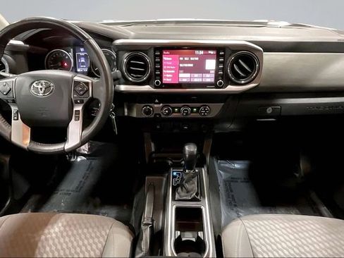 Used 2020 Toyota Tacoma SR5 AWD/4WD image 16