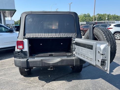 Used 2017 Jeep Wrangler Sport w/ Trailer Tow Group AWD/4WD image 15