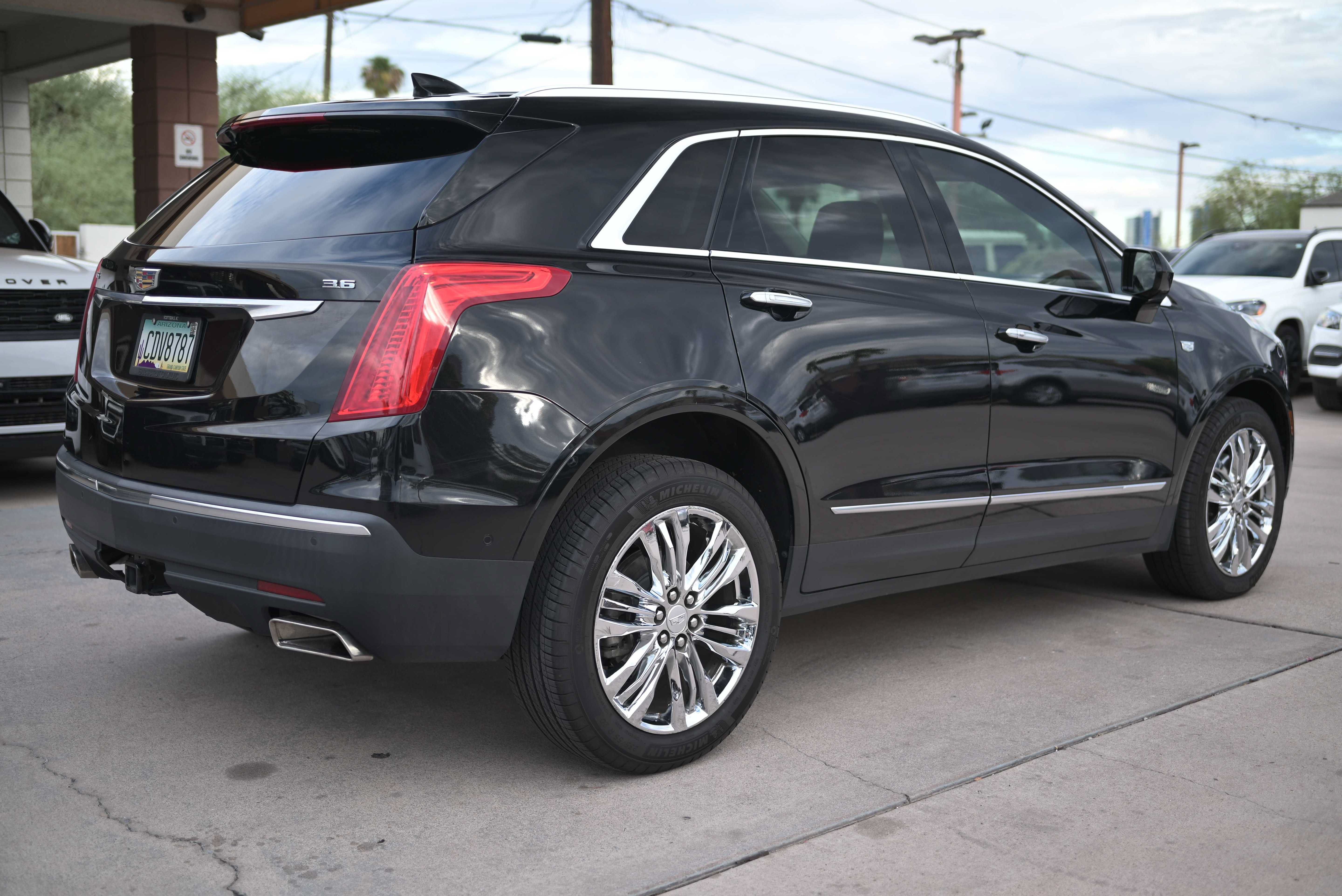 Used 2018 Cadillac XT5 Premium Luxury w/ Driver Assist Package FWD image 6