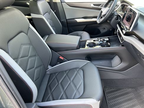 New 2026 Volkswagen Atlas Peak Edition AWD/4WD image 8