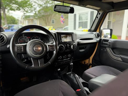 Used 2014 Jeep Wrangler Unlimited Sport w/ Quick Order Package 24S AWD/4WD image 10