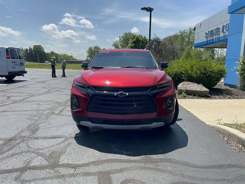 Used 2021 Chevrolet Blazer LT FWD image 2