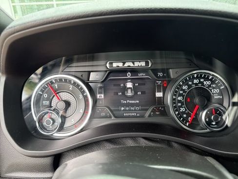 Used 2022 RAM 2500 Big Horn w/ Level C Equiment Group AWD/4WD image 13