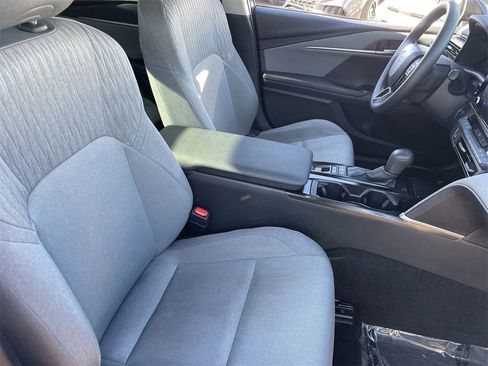 Used 2025 Toyota Camry XSE image 10