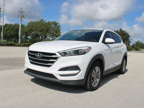 Used 2018 Hyundai Tucson SE FWD image 2