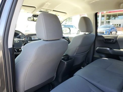 Used 2018 Toyota Tacoma SR5 image 9