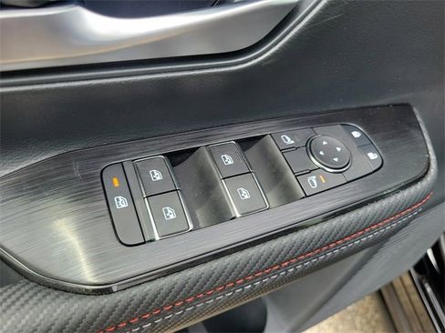 New 2025 Nissan Kicks SR image 17