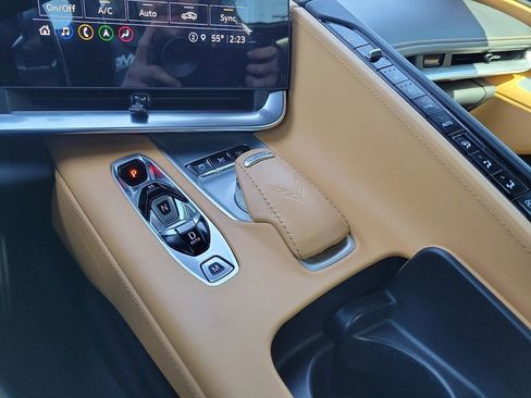 Used 2021 Chevrolet Corvette Stingray w/ Chrome Exterior Badge Package image 16