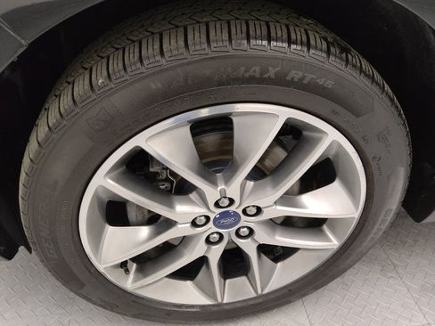 Used 2016 Ford Edge Titanium w/ Equipment Group 301A AWD/4WD image 31