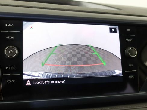 Used 2024 Volkswagen Taos SE w/ Panoramic Sunroof Package AWD/4WD image 46