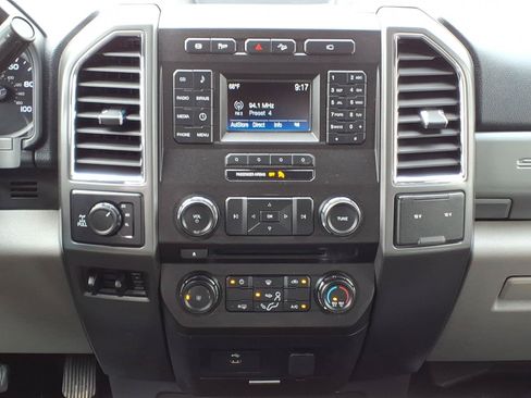 Used 2018 Ford F250 XLT w/ XLT Value Package AWD/4WD image 12