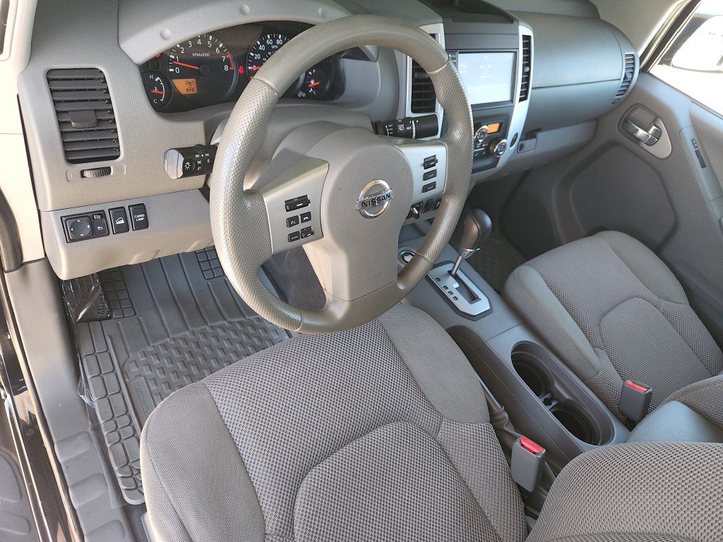 Used 2021 Nissan Frontier SV w/ Midnight Edition Floor Mats AWD/4WD image 12