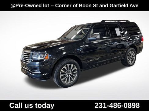 Used 2015 Lincoln Navigator 4WD image 1