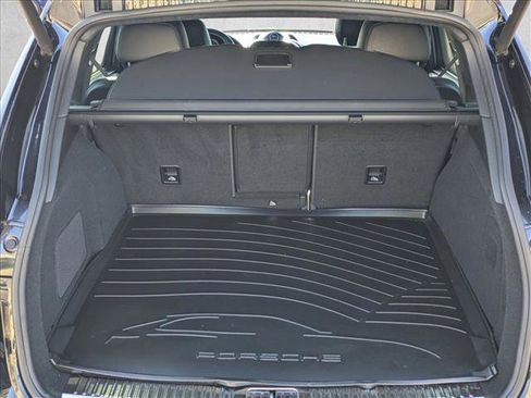 Used 2018 Porsche Cayenne Turbo image 6