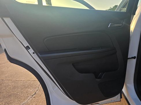 Used 2017 Chevrolet Equinox LS image 22