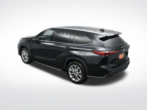 Used 2022 Toyota Highlander Limited image 45