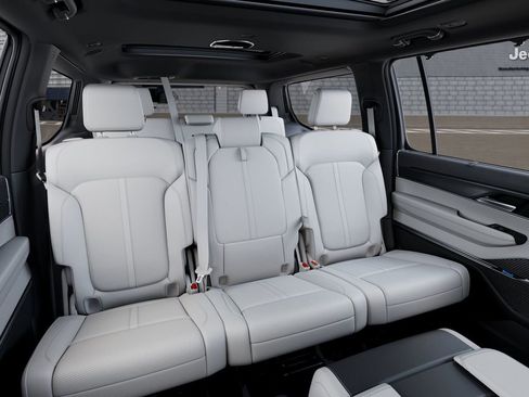 New 2026 Jeep Grand Wagoneer Summit image 15