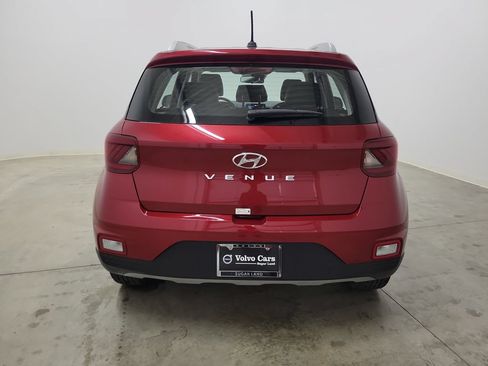 Used 2025 Hyundai Venue Limited FWD image 6