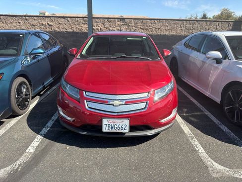 Used 2013 Chevrolet Volt Premium w/ Premium Trim Package FWD image 2