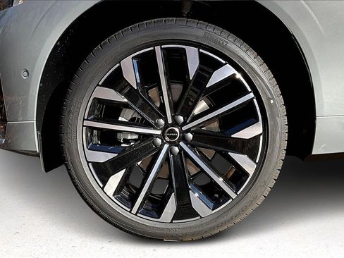 New 2026 Volvo XC60 B5 Ultra w/ Protection Package Premier image 12