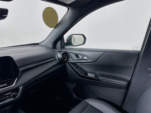 Used 2025 Chevrolet Equinox LT w/ Convenience Package II image 24