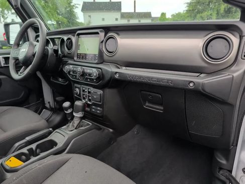 Used 2023 Jeep Wrangler Unlimited w/ Sun & Screen Package AWD/4WD image 10