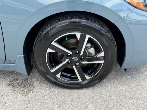 Used 2024 Nissan Sentra SV FWD image 9