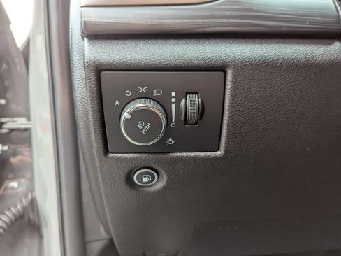 Used 2020 Jeep Grand Cherokee Altitude AWD/4WD image 14