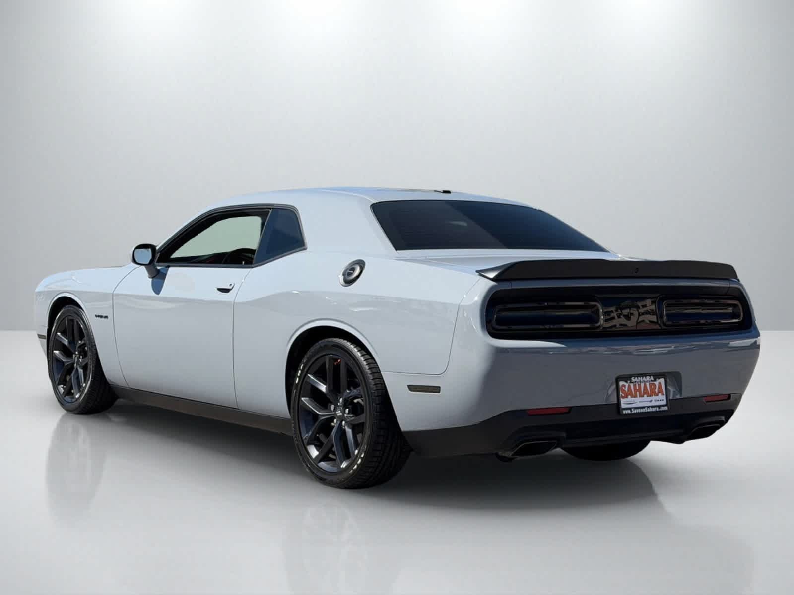 Used 2022 Dodge Challenger R/T w/ Blacktop Package RWD image 4
