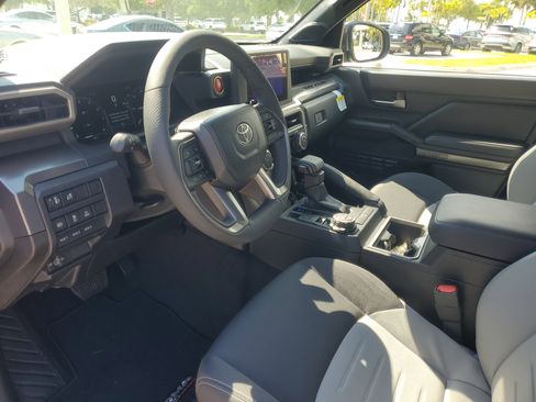 Certified 2026 Toyota Tacoma TRD Off-Road w/ TRD Off Road Upgrade Package AWD/4WD image 15