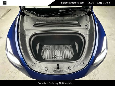 Used 2022 Tesla Model Y Long Range image 38