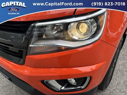 Used 2019 Chevrolet Colorado Z71 AWD/4WD image 11