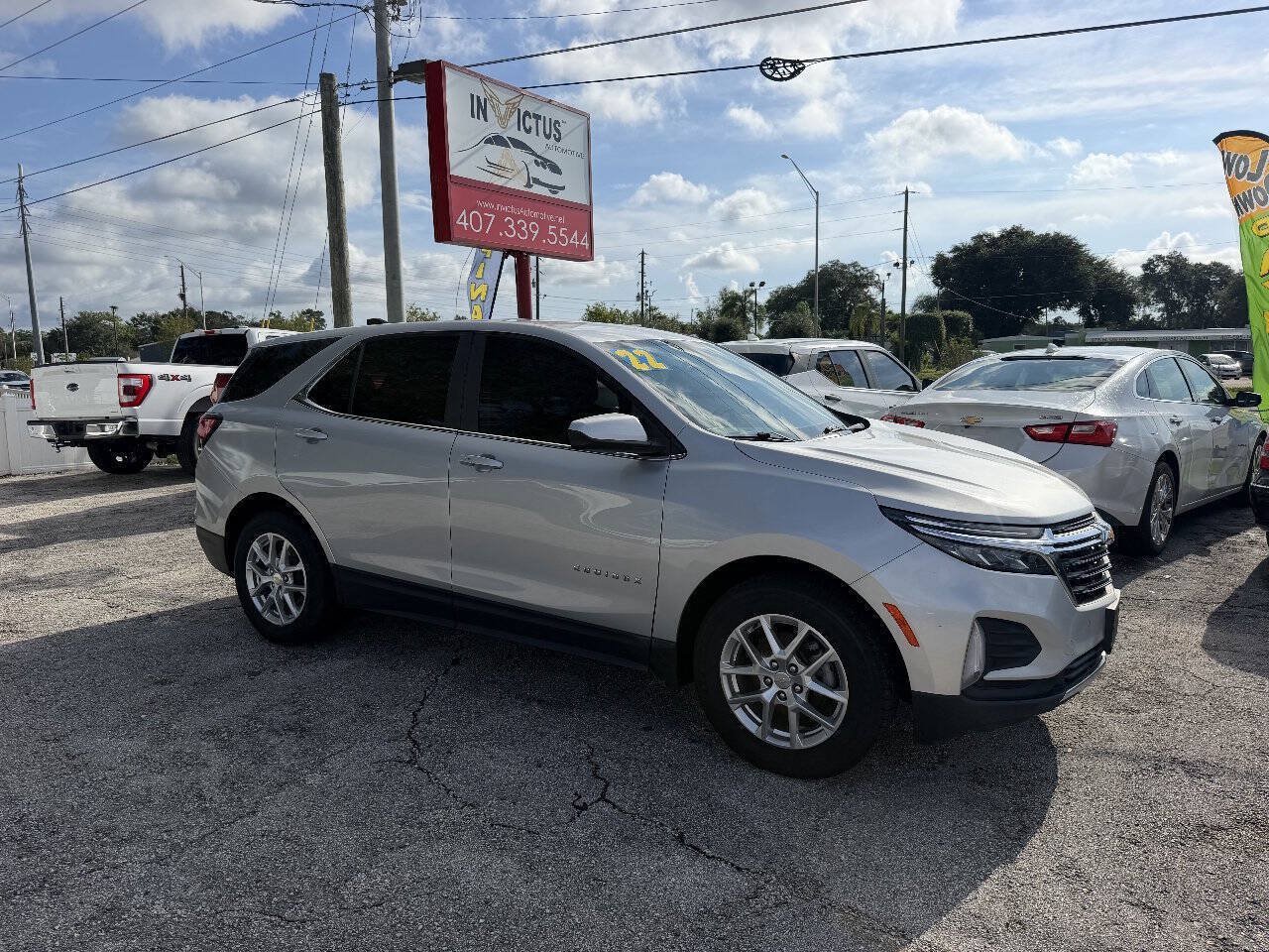 Used 2022 Chevrolet Equinox LT w/ Driver Convenience Package FWD image 3