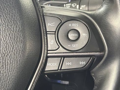 Used 2022 Toyota Camry SE FWD image 7