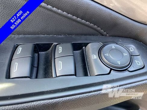 Used 2023 Chevrolet Traverse LT FWD image 16
