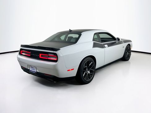 Used 2019 Dodge Challenger R/T w/ T/A Package image 5