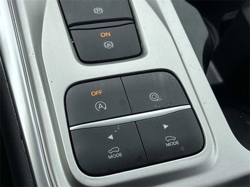 Used 2020 Ford Explorer XLT w/ Equipment Group 202A image 33