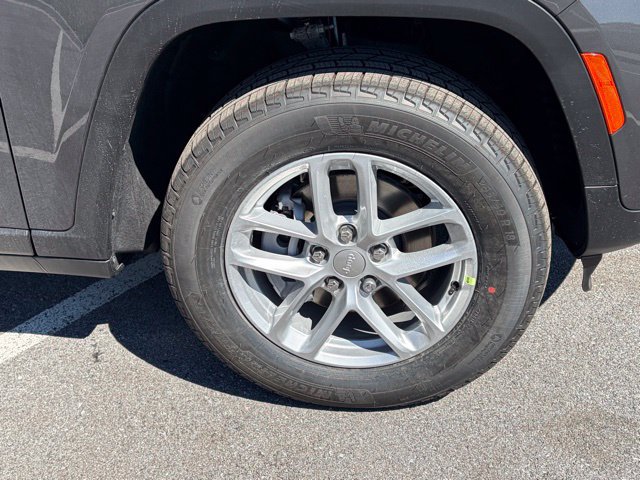 New 2026 Jeep Grand Cherokee Laredo X AWD/4WD image 11