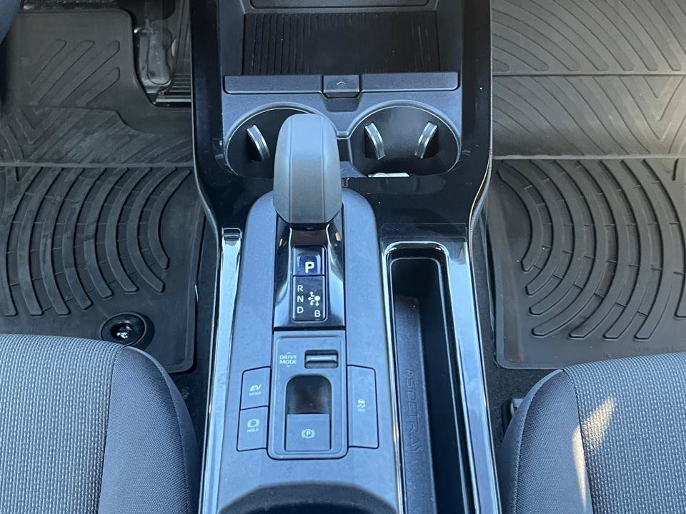 Used 2025 Toyota Prius LE FWD image 19