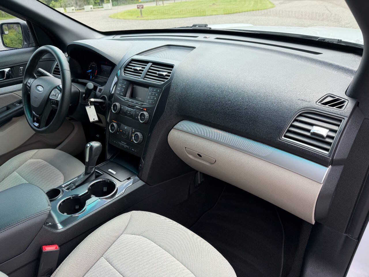 Used 2019 Ford Explorer FWD image 26